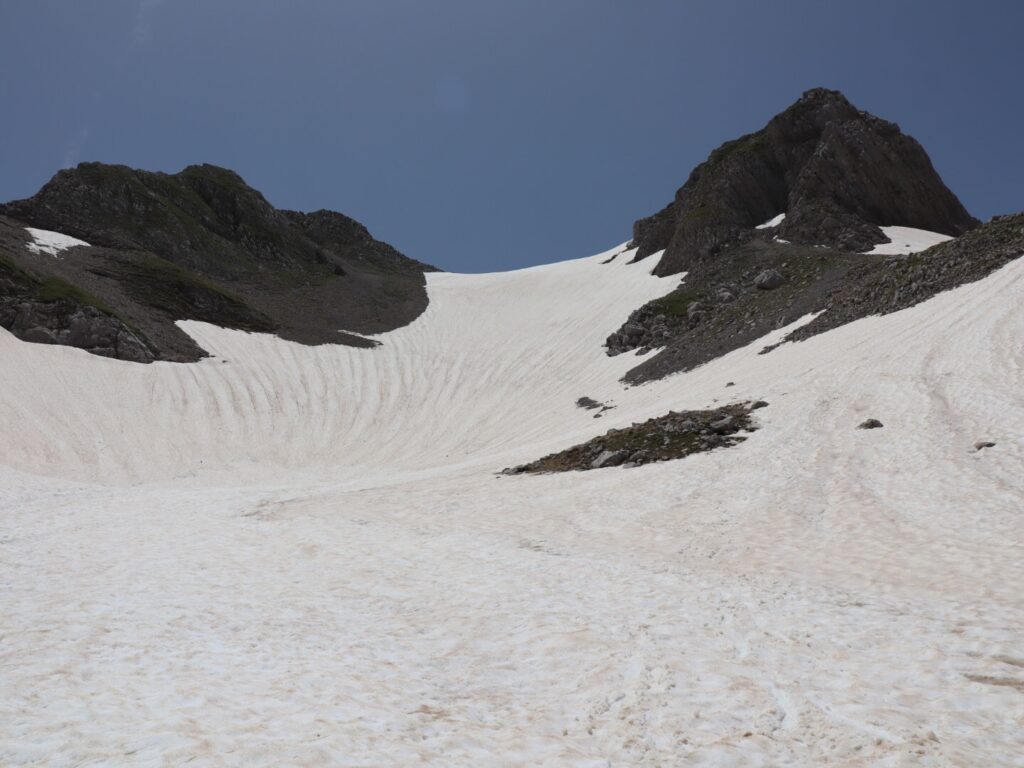 Mikro Papingo – Vrysochori: durch das Tymfi-Gebirge 22. – 25. Juni 2021 (52 km / 3530 HM)