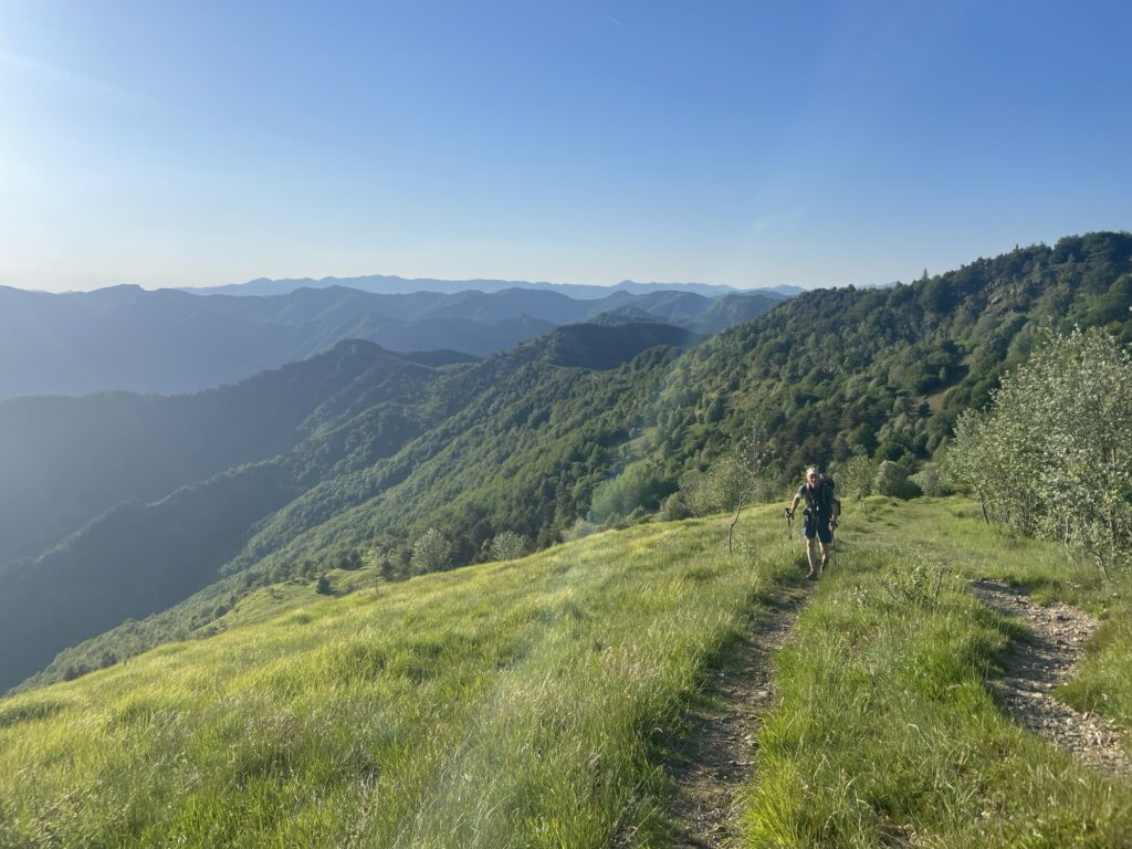 Alta Via dei Monti Liguri (AVML): Bric Prato d’Erma – Passo del Bocco